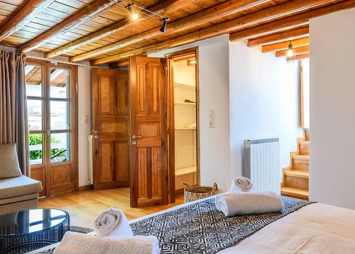 Floral With Marvelous View To Villa