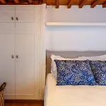 Floral With Marvelous View To Villa