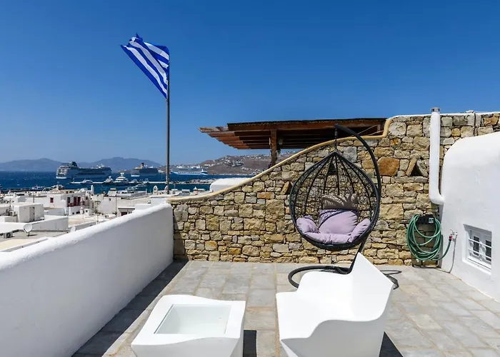 Floral With Marvelous View To Villa