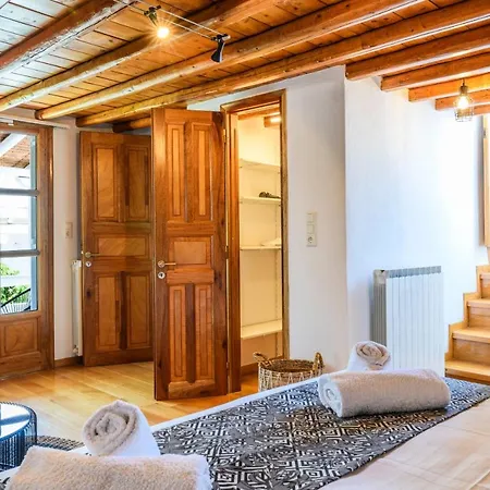 Floral With Marvelous View To Villa