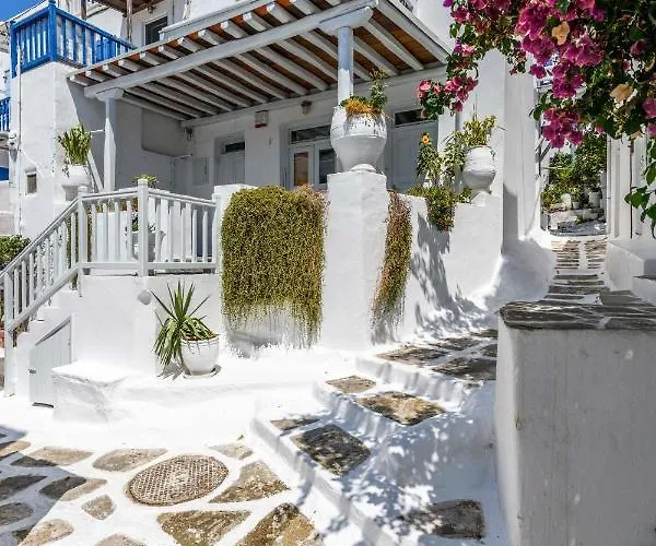 Floral With Marvelous View To Villa